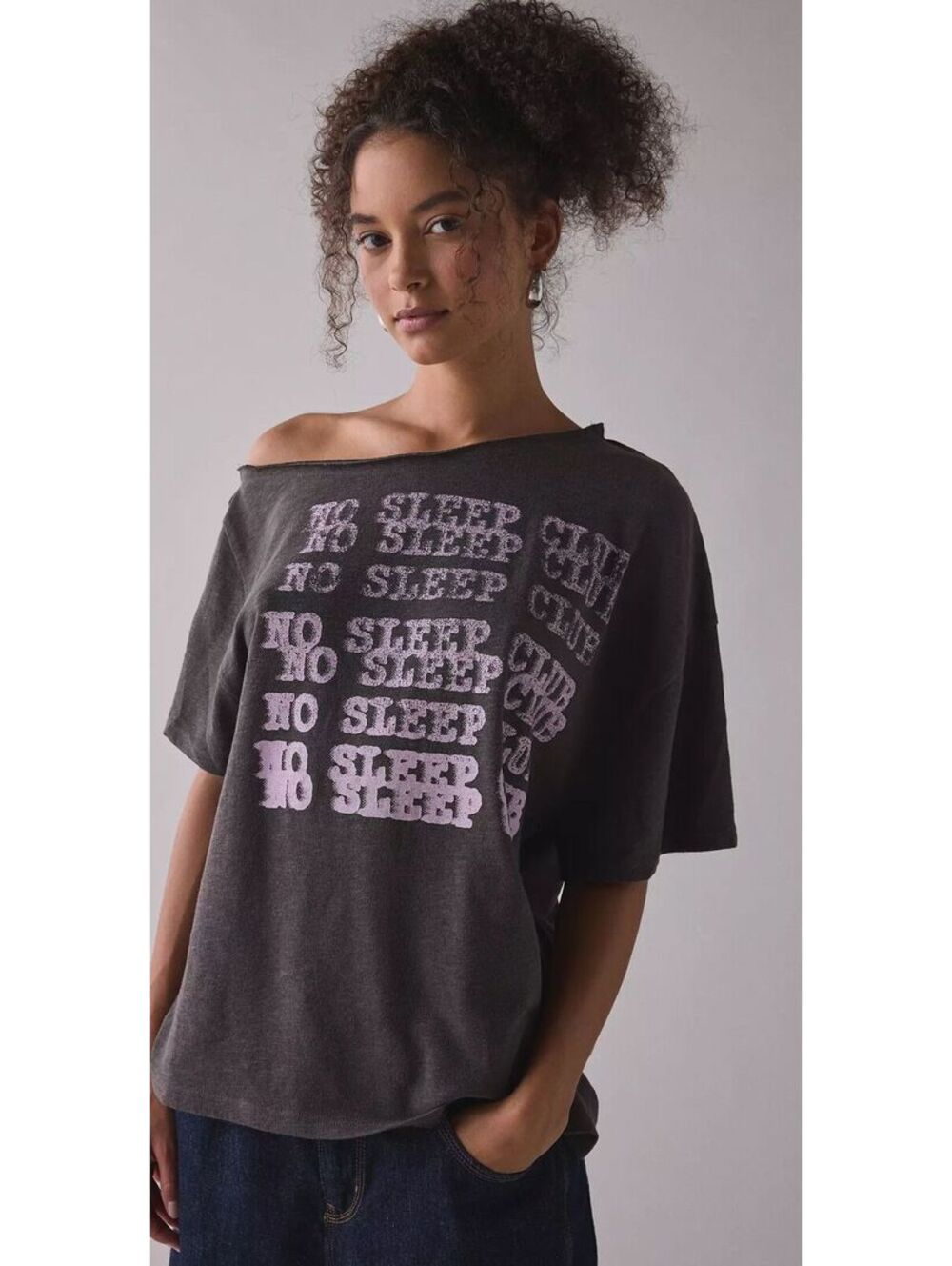 (SMALL) NWOT URBAN OUTFITTERS NO SLEEP CLUB GRAPHIC TEE